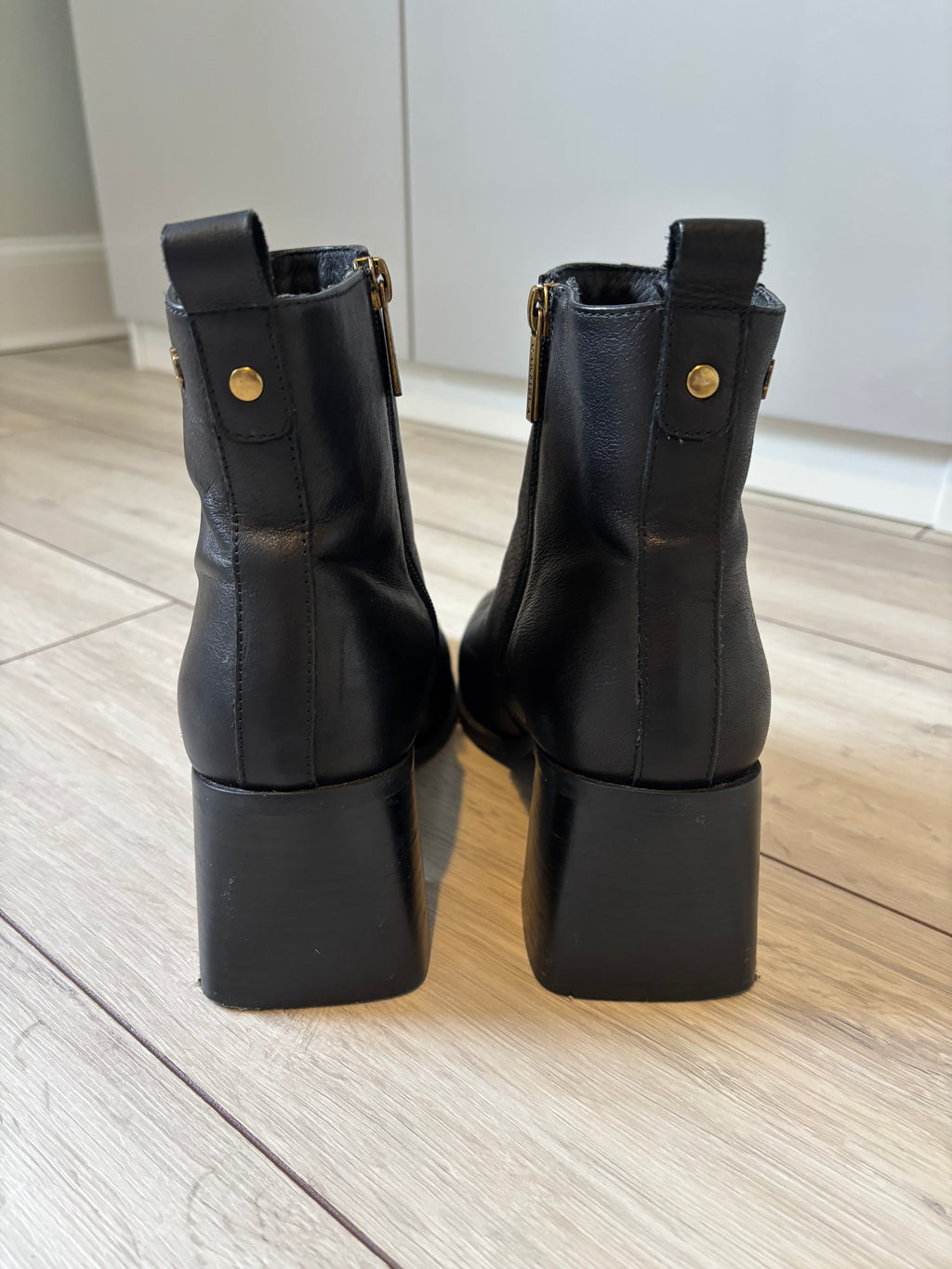 Carvela Black Leather Ankle Boots EU 40 UK 7