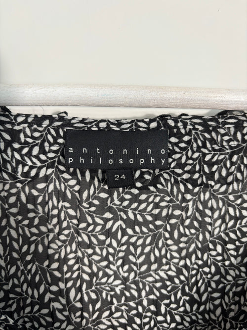 Antonino Philosophy Black & White Leaf Print Ruffle Blouse Size 24