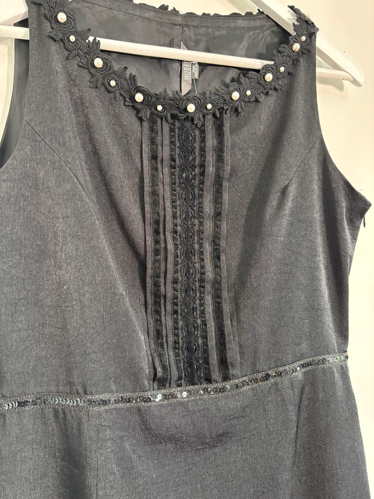 Wanko Black Embellished Sleeveless Shift Dress – Size 14