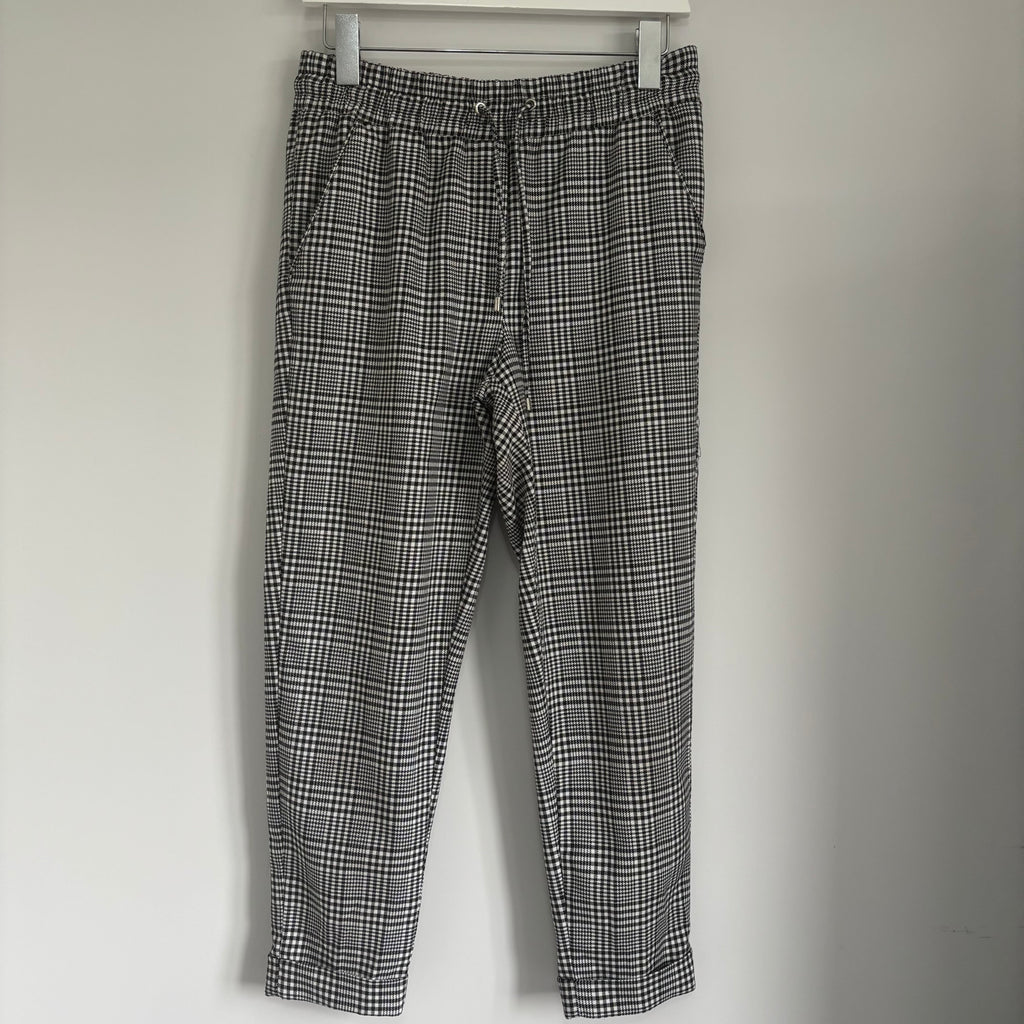 Bershka Short Trousers Size Medium