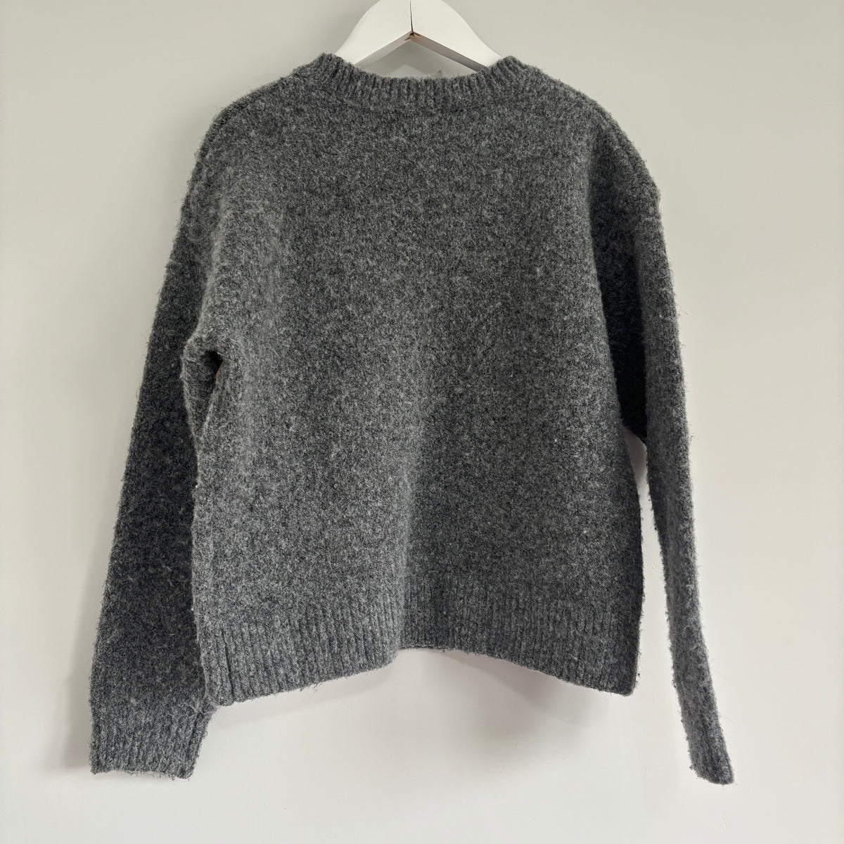 Primark Girl’s Grey Jumper with Black Bow detail Age 7-8 Years