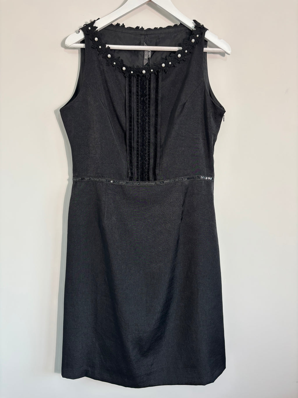 Wanko Black Embellished Sleeveless Shift Dress – Size 14