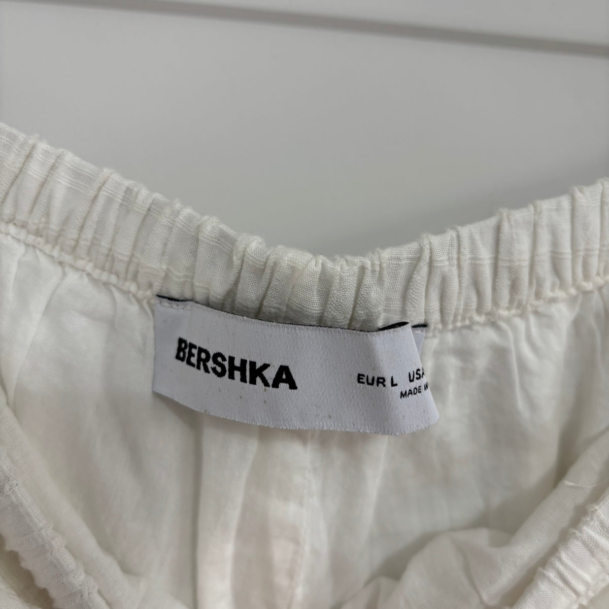 Bershka White Textured Balloon Trousers – Size Large (Approx 12-14)