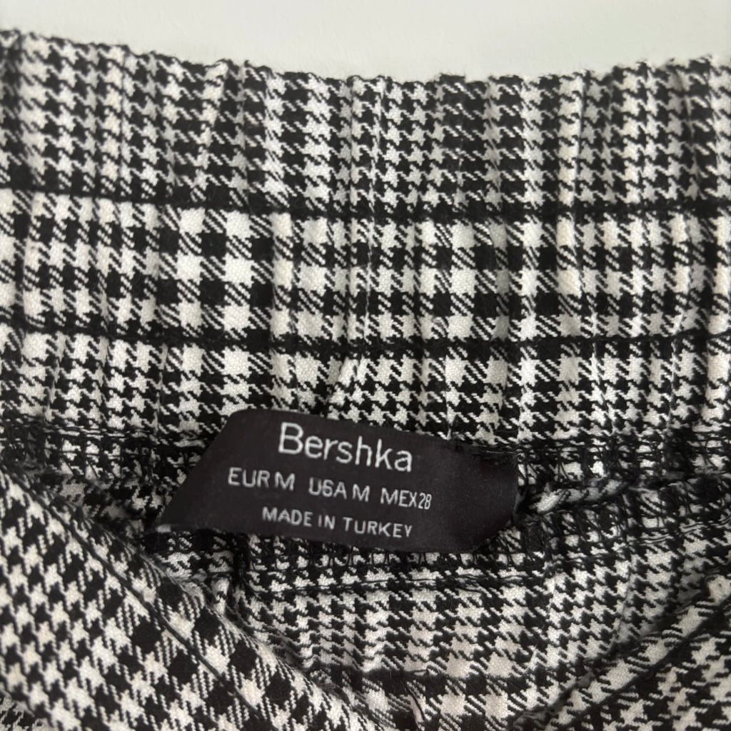 Bershka Short Trousers Size Medium