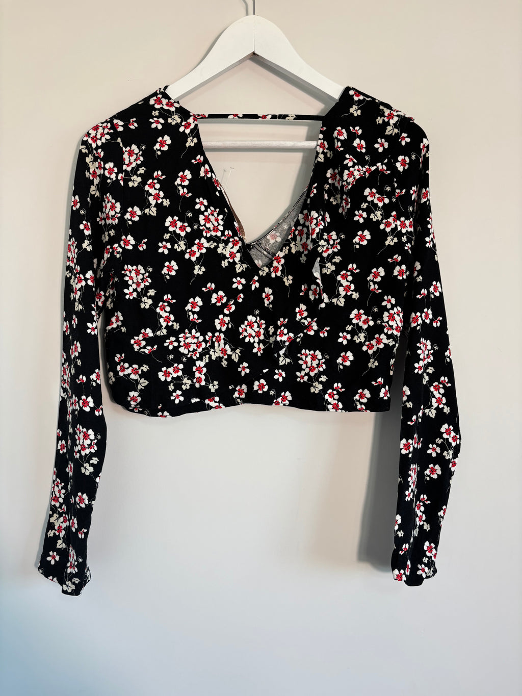 Zara Trafaluc Black Floral Wrap Crop Top Size XS BNWT